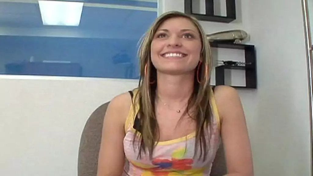 Victoria Lawson Takes BBC Anal Fisting