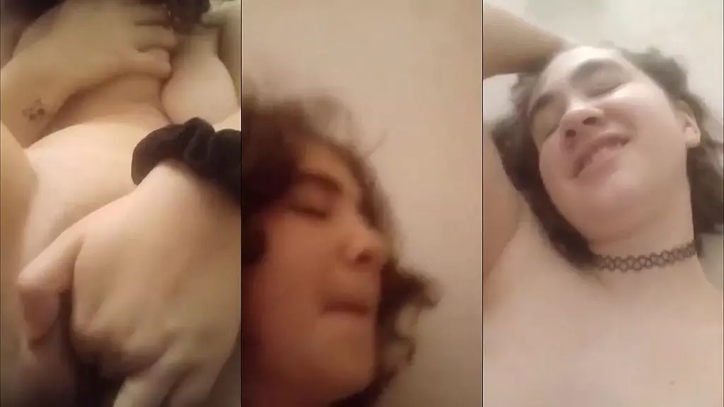 La Loca's Sultry Solo: Fingering and Tit Play