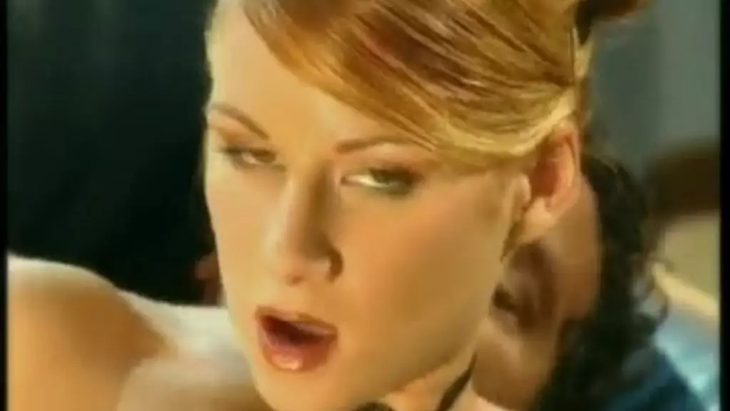 Julia Taylor's Sizzling Blowjob and Facial