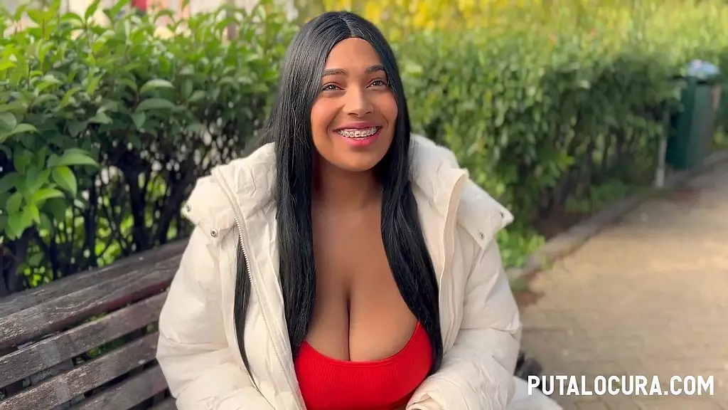 Colombian Hottie Thayanna Babyy's Anal Adventure