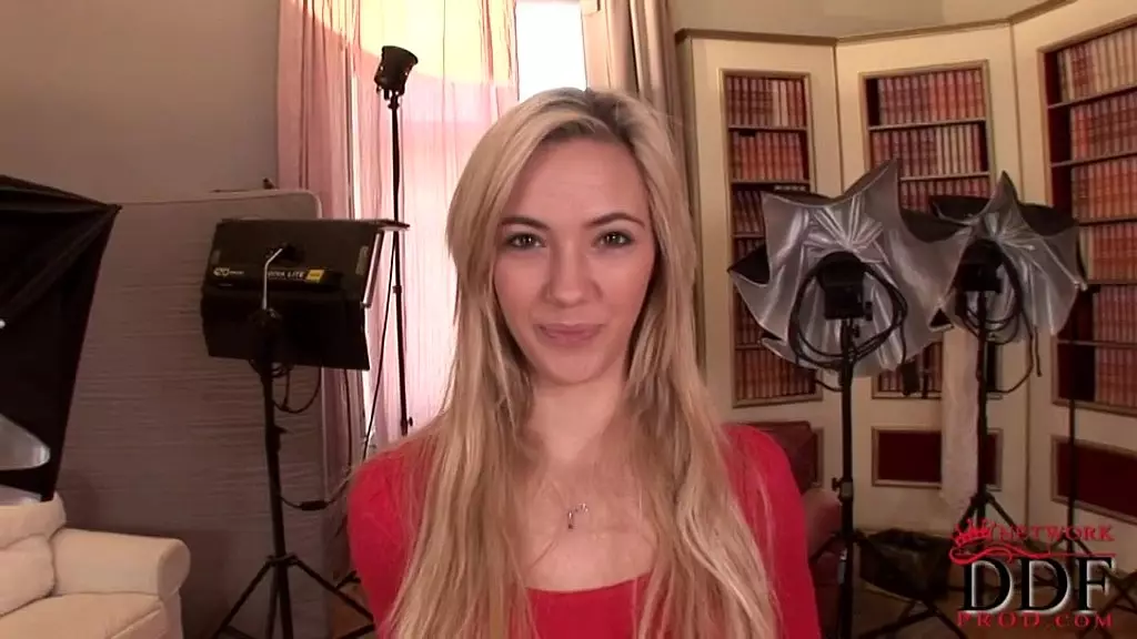 New Babe Sophia Knight's Sizzling Casting