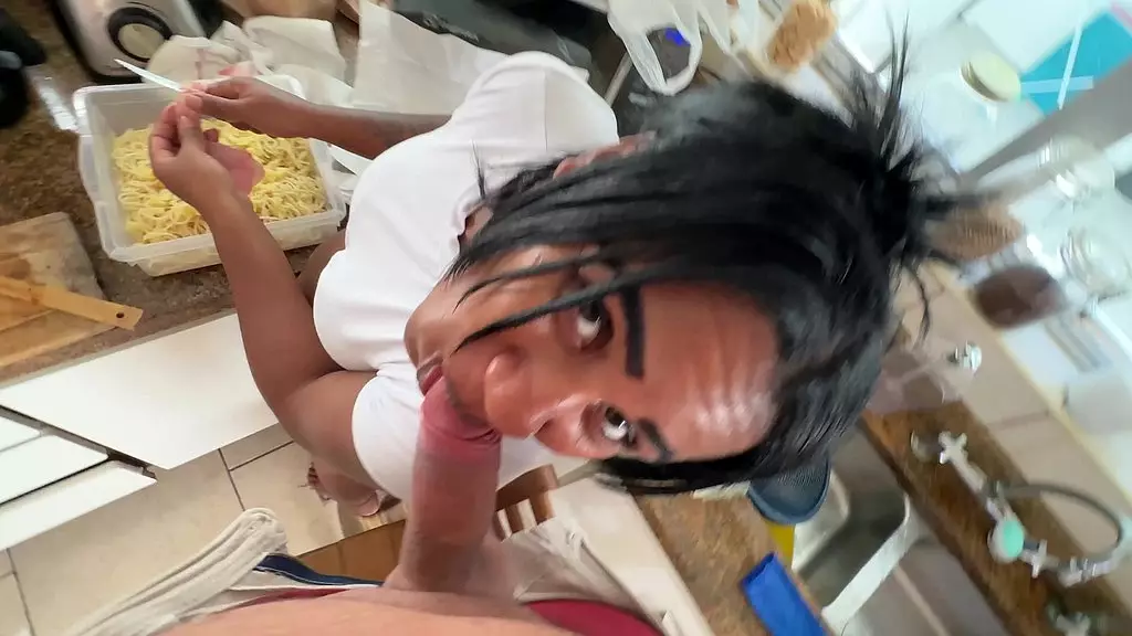 Pregnant Latina Alicia Victoria Swallows Big Cock