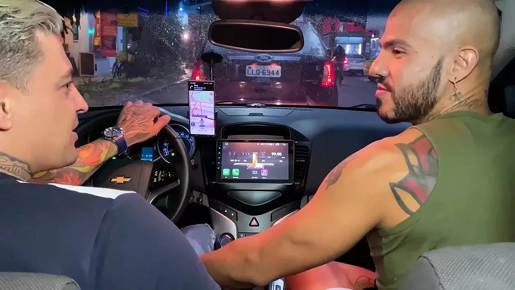 Wife's Wild Ride: BBC MMF Threesome with Maax Puto Karioca
