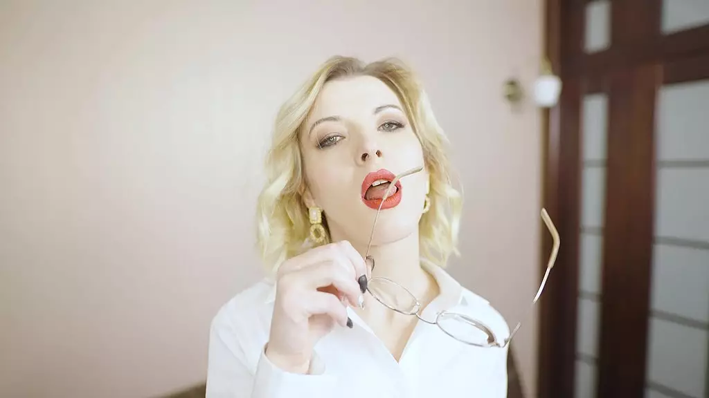 Messalyna's Sizzling Anal Debut